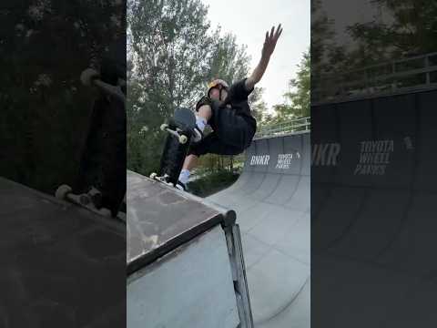 Alessandro Mazzara Solo Halfpipe Sesh In Rome