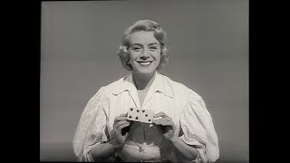 Watch Rosemary Clooney Taking A Chance On Love video