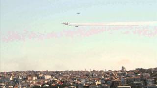 Türk Yıldızları İstanbul Semalarında. Turkish Stars & Solo Turk In Istanbul Flight