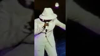 Watch Mary J Blige Flying Away video