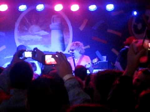 Sammy Hagar and Kenny Chesney singing Eagles Fly at Cabo Wabo Las Vegas. Sammy Hagar and Kenny Chesney singing Eagles Fly at Cabo Wabo Las Vegas