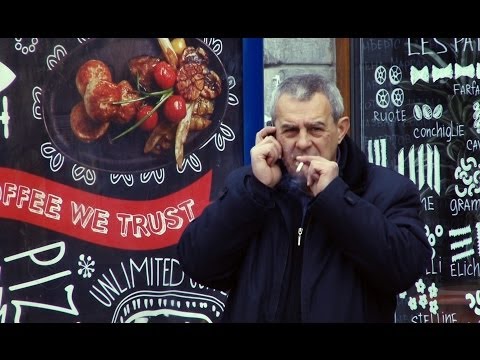 Симферопольские курильщики массово плюют на закон