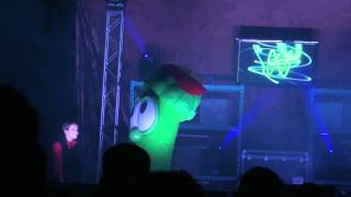 Watch Veggie Tales God Is Bigger video