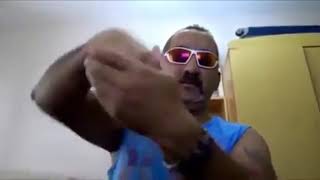 El Hareketi Çeken Adam