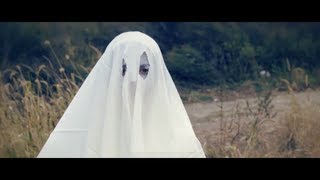 Watch Banquets Sometimes A Wolf video