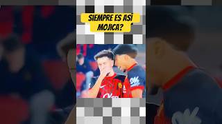 Cabezazo A Su Compañero Tras Hacer Un Penalti Qué Es Esto?