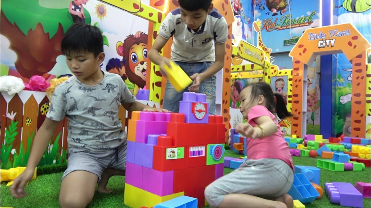 ABCkidTV Misa with activities video for kids at indoor playground family fun Video for kids