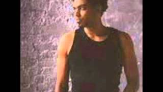 Watch Gil She video
