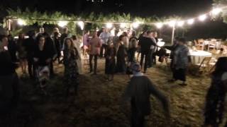 בקרוב אצלך להקה עם גרוב. בהחלט
