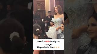 Mahira Fall On Stage Badly