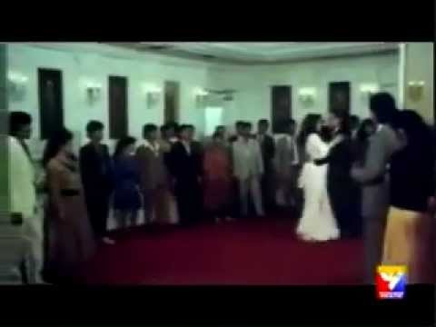 Is Tarah Aashiqui Ka-Imteehan with Lyrics
