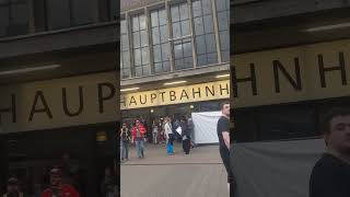 Devant La Gare Centrale Dusendolf