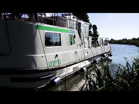 Discover the Canal du Midi on a self-drive canal boat