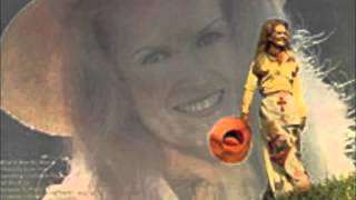 Watch Lynn Anderson I Honestly Love You video