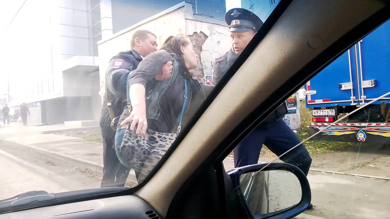 Лапают в общественном транспорте смотреть онлайн19