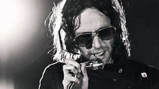 PICTURES - Love's A Shooting Gun (Official video)