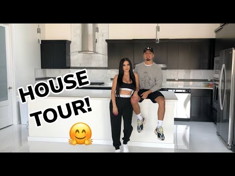OUR EMPTY HOUSE TOUR! 😁