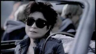 Watch Yoko Ono Give Peace A Chance video