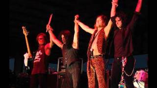 Watch Quiet Riot South Of Heaven video