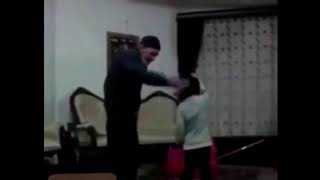 Namaz Kılarken Torununu Tokatlayan Dede