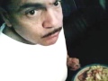 Lombri chepo comiendo