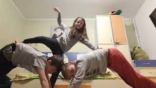 Yoga Challenge Cu Cineva Si Altcineva