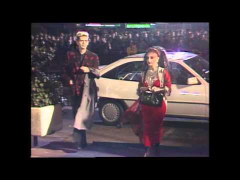 Llegada de invitados a la primera edición de los Premios Goya (1987)