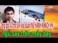 Ô,ng g,ố,c Á ch,o tay v,à,o q,u,ầ,n N,Ữ H,À,NH KH,Á,CH M,ỹ ng,ủ s,a,y tr,ê,n m,á,y b,a,y