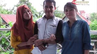 2 Cewek 1 Cowok A