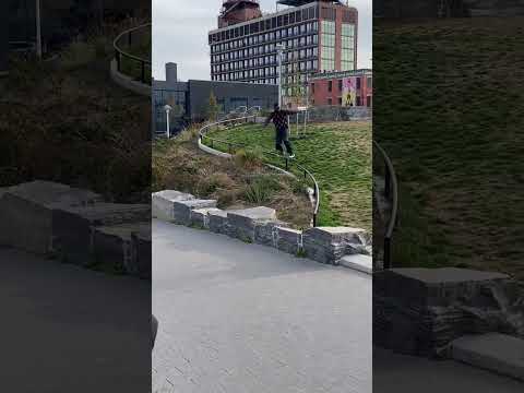 SHREDMASTERKEITH ON THE NEW YORK CITY ROLLERCOASTER RAIL #SHORTS