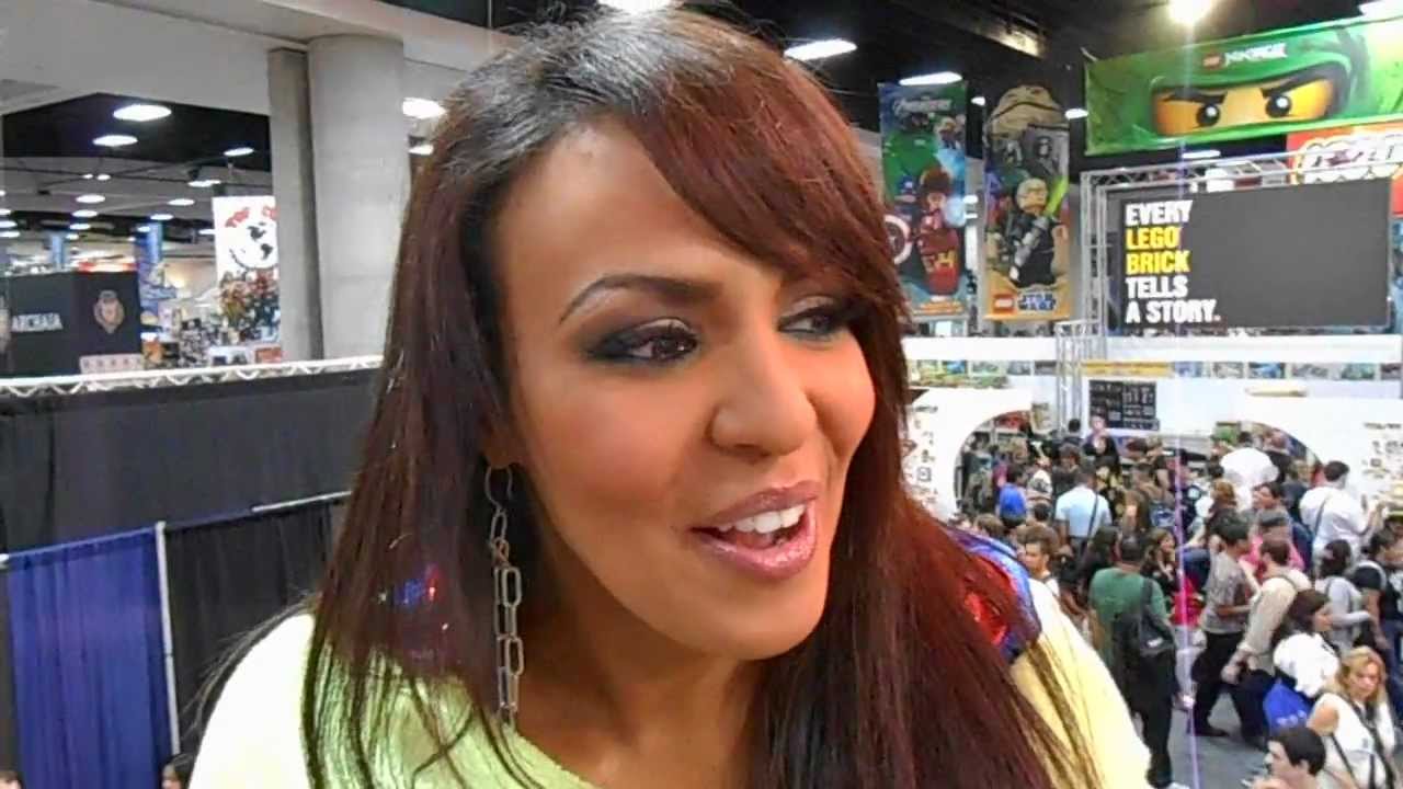 wwe diva layla from comic con 2012 youtube wwe diva layla from comic con 2012 youtube