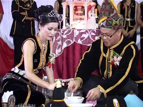 Kadazan Traditional Wedding Miohoon Pinisi by Inai Evelyn Ebin...