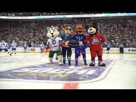 Лео, Конь-Огонь, IceBars и Миша вбросили шайбу перед матчем "Сочи" - СКА