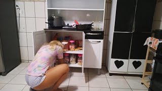 Novinha De Shortinho S3xy Na Cozinha