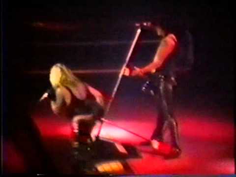 Too Young To Fall In Love (live 1987) Iowa