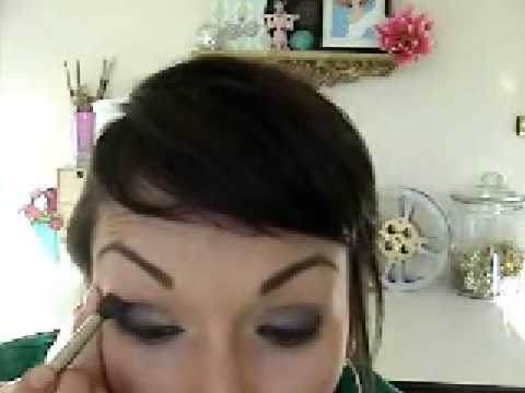 How To Do The Smokey Eye Look. How To Do The Smokey Eye Look