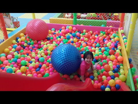 Gia đình nhỏ hạnh phúc siêu to khổng lồ