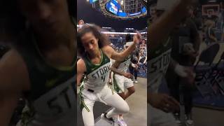 Skylar Diggins Mocks Lynxs Dance After Win Wnba Womens Basketball