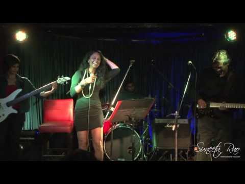 Suneeta Rao - Paree Hoon Main (Paree Forever Live B-Flat)