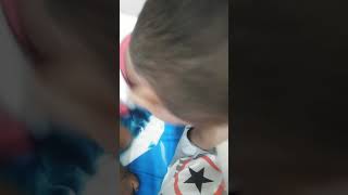 Kakak Cium Adiknya