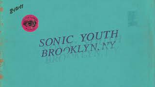 Watch Sonic Youth Brave Men Run video