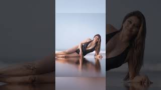 Sarah Azhari Semakin Cantik Liburan Di Pantai