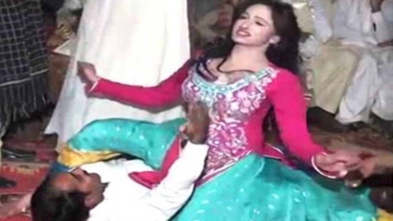 Pakistani public nude mujra