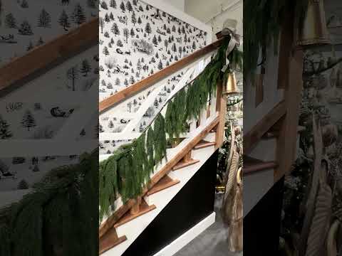 Raz 6' Green Hanging Real Feel Christmas Garland G4509645 Raz 6' Green Hanging Real Feel Christmas Garland G4509645