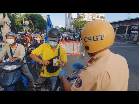 Sáng 16-8: Không khai báo di chuyển nội địa, người qua chốt 'êm ả' hơn | Tuổi Trẻ TV