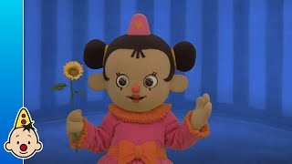 Bumba Tovert Een Grote Zonnebloem Voor Bumbina - Bumba Aflevering