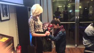 Watch Adrian 90 Minutos video