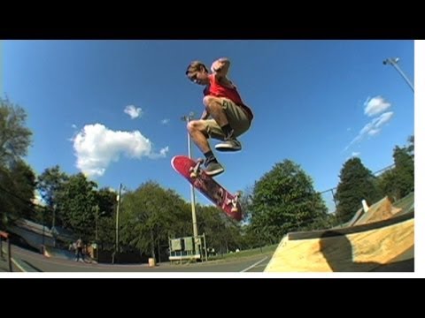 Trick Tipz #3: How To 360 Flip On A Skateboard Easy - Thunderwood
