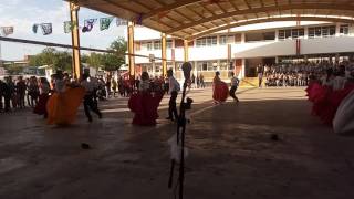 Baile De Escula Sencundaria Sernpio Rendom 110