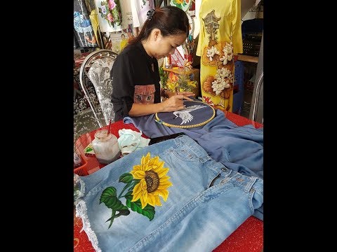 Vẽ hoa hướng dương trên váy Jeen chỉ sau vài buổi học